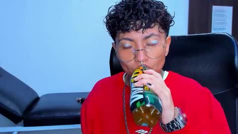 Snapshot of im_mathias chatting on February 2026 03:03:01 AM mathias online show from February 2026 03:03:01 AM