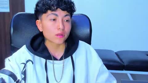 Snapshot of im_mathias chatting on February 2026 02:22:01 AM mathias online show from February 2026 02:22:01 AM