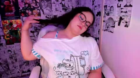 Snapshot of im_meii chatting on May 2026 01:33:01 AM mei mei uwu online show from May 2026 01:33:01 AM
