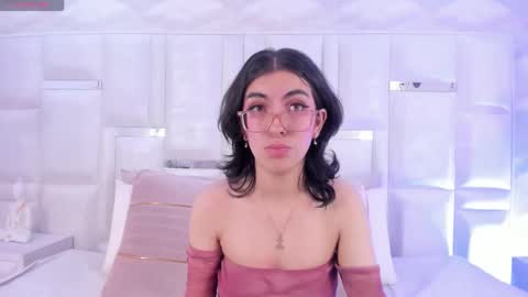 Moly  online show from November 2025 08:25:02 PM