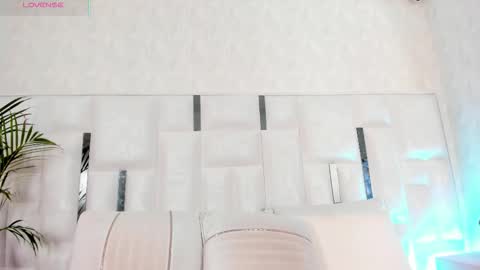 Nika online show from December 2025 02:55:01 PM