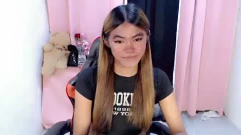 Snapshot of im_yourfairyannaxx chatting on April 2026 01:53:01 AM im_yourfairyannaxx online show from April 2026 01:53:01 AM