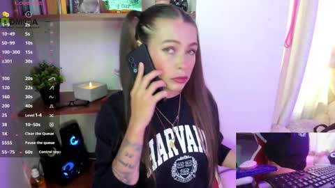 Lisa Hyga online show from November 2025 07:12:02 PM