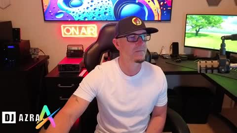 Snapshot of imdjazra chatting on December 2024 02:13:02 PM DJ Azra online show from December 2024 02:13:02 PM