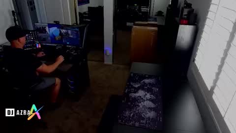 Snapshot of imdjazra chatting on October 2025 09:53:02 PM DJ Azra online show from October 2025 09:53:02 PM