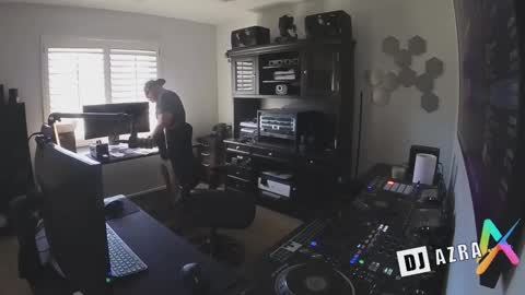 Snapshot of imdjazra chatting on October 2025 09:38:01 PM DJ Azra online show from October 2025 09:38:01 PM