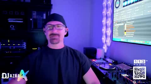 Snapshot of imdjazra chatting on April 2026 04:26:01 AM DJ Azra online show from April 2026 04:26:01 AM