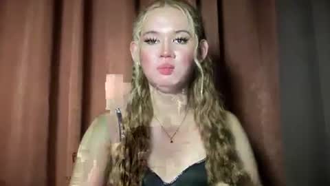 Snapshot of imjustasluttyintownxxx chatting on February 2026 07:31:01 PM Mika online show from February 2026 07:31:01 PM