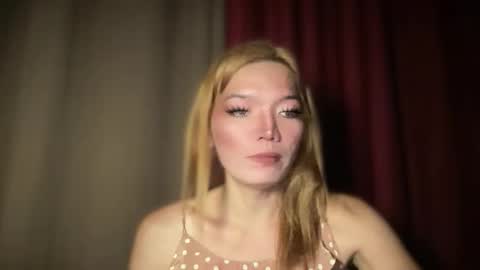 Snapshot of imjustasluttyintownxxx chatting on February 2026 10:29:02 AM Mika online show from February 2026 10:29:02 AM