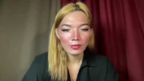 Snapshot of imjustasluttyintownxxx chatting on February 2026 04:51:02 AM Mika online show from February 2026 04:51:02 AM