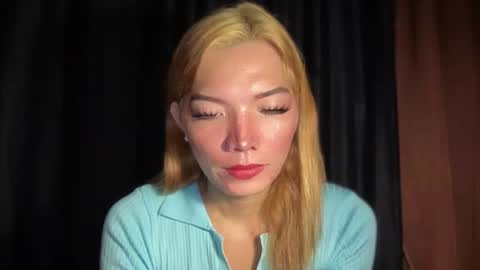 Snapshot of imjustasluttyintownxxx chatting on February 2026 03:40:01 AM Mika online show from February 2026 03:40:01 AM