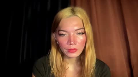 Snapshot of imjustasluttyintownxxx chatting on March 2026 04:14:02 AM Mika online show from March 2026 04:14:02 AM