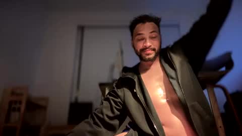 imlightskn online show from September 2025 10:08:01 AM