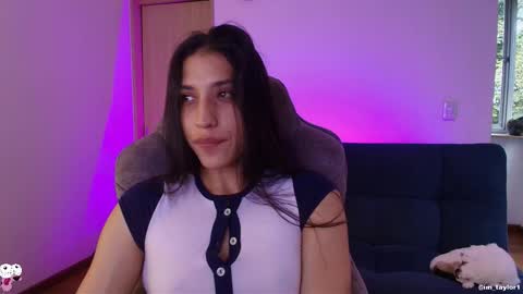 TAYLOR  online show from February 2026 10:40:01 PM