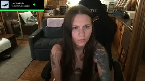 Snapshot of incognitoqueen chatting on August 2026 04:11:02 AM Carter online show from August 2026 04:11:02 AM