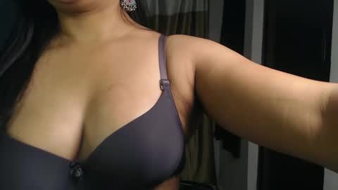 Snapshot of indian_anu chatting on April 2026 04:01:01 AM Anu online show from April 2026 04:01:01 AM