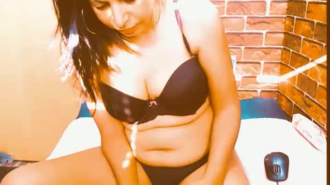 Snapshot of indian_spice_girl chatting on June 2026 07:17:02 AM indian_spice_girl online show from June 2026 07:17:02 AM
