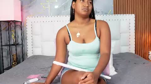 Snapshot of indiancutiie chatting on July 2026 07:49:02 PM LITTLE AINHOA online show from July 2026 07:49:02 PM