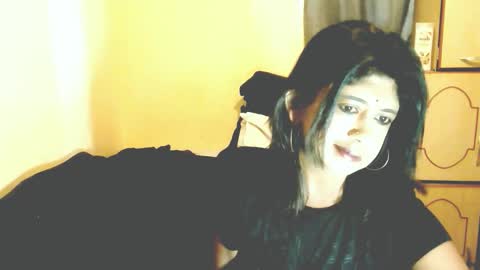 indianpleasures21 online show from April 2026 07:52:01 AM