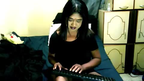 indianpleasures21 online show from May 2026 02:16:01 PM
