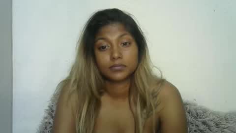 indianqtpie6 online show from December 2025 06:47:02 PM