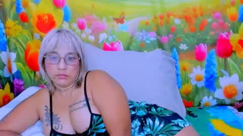 Snapshot of indianroxy27 chatting on June 2026 12:27:01 AM indianroxy27 online show from June 2026 12:27:01 AM