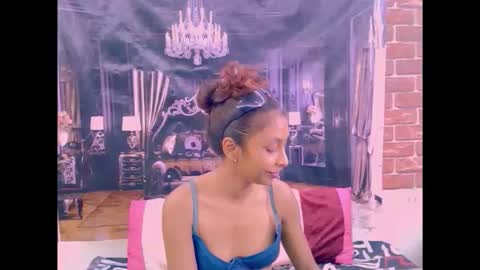 indiansexybutt4u2luv online show from March 2026 07:02:02 AM