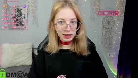 Mia online show from April 2026 12:24:01 PM