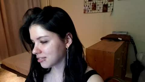 Mia online show from March 2026 02:00:01 PM