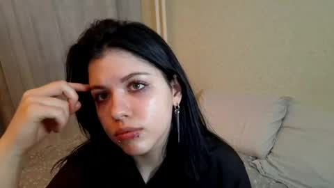 Mia online show from March 2026 01:23:02 PM