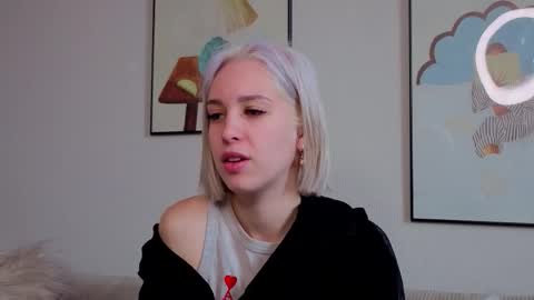 Snapshot of innocent_girll chatting on February 2026 03:51:02 AM Kate online show from February 2026 03:51:02 AM