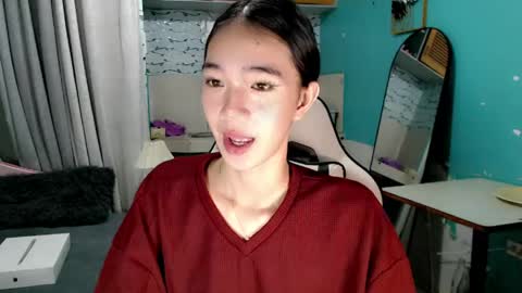 Snapshot of innocent_reign69 chatting on May 2026 01:33:01 AM Reign online show from May 2026 01:33:01 AM
