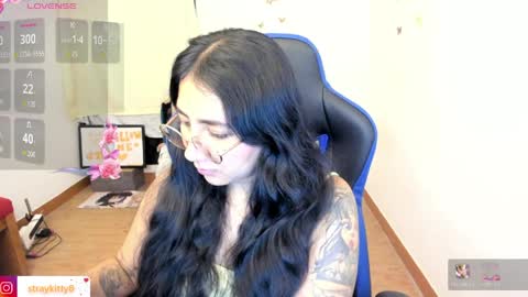 Luna        online show from April 2026 02:45:01 AM