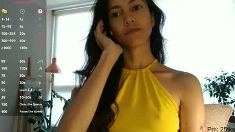 Snapshot of innocentlatiina chatting on June 2026 07:07:01 PM Laroa online show from June 2026 07:07:01 PM