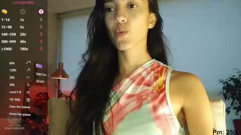 Snapshot of innocentlatiina chatting on July 2026 09:52:02 PM Laroa online show from July 2026 09:52:02 PM