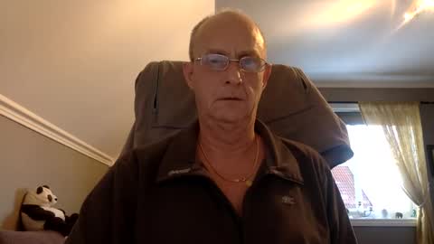 Snapshot of insignia20 chatting on January 2025 01:25:02 PM insignia20 online show from January 2025 01:25:02 PM