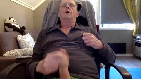 Snapshot of insignia20 chatting on March 2025 11:40:01 AM insignia20 online show from March 2025 11:40:01 AM