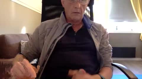 Snapshot of insignia20 chatting on September 2025 08:39:02 AM insignia20 online show from September 2025 08:39:02 AM