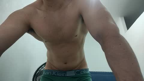 Snapshot of insistente chatting on February 2026 11:37:02 AM INSTAGRAM camilodlx online show from February 2026 11:37:02 AM