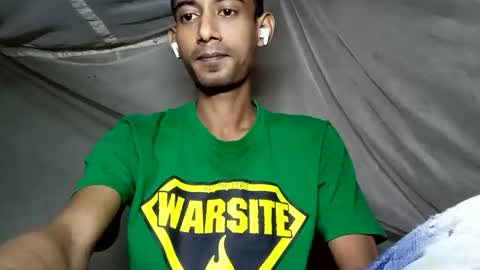 interne8famous online show from November 2025 04:05:01 PM