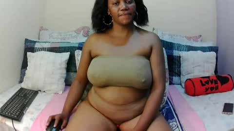 Snapshot of intimacysexy chatting on May 2026 07:14:01 AM boniswa caroline online show from May 2026 07:14:01 AM