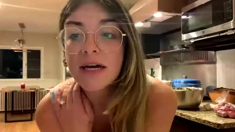 Snapshot of intothewoodswego chatting on October 2025 09:46:02 PM IntoTheWoodsWeGo online show from October 2025 09:46:02 PM