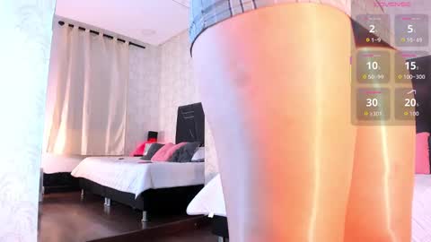 Snapshot of iris_bells chatting on September 2025 09:15:01 PM Queen Iris online show from September 2025 09:15:01 PM