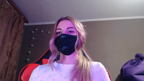 Lily online show from October 2025 03:44:01 PM