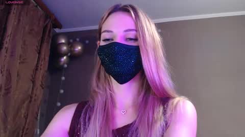 Lily online show from November 2025 06:19:01 PM