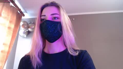 Lily online show from November 2025 10:32:02 AM