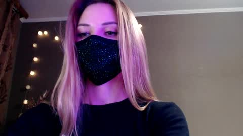 Snapshot of iris_lave chatting on April 2026 07:07:02 PM Lily online show from April 2026 07:07:02 PM