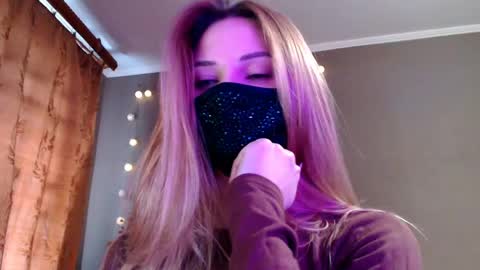 Snapshot of iris_lave chatting on April 2026 03:04:01 PM Lily online show from April 2026 03:04:01 PM