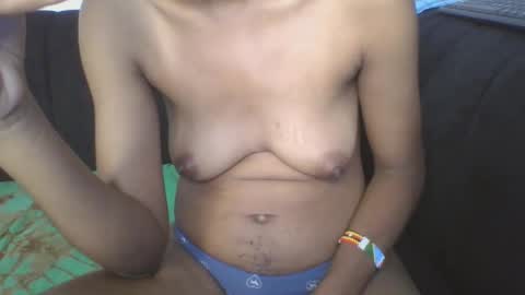 iris_love_2 online show from January 2025 01:35:01 PM