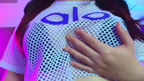 iris_roses online show from May 2026 08:25:01 PM